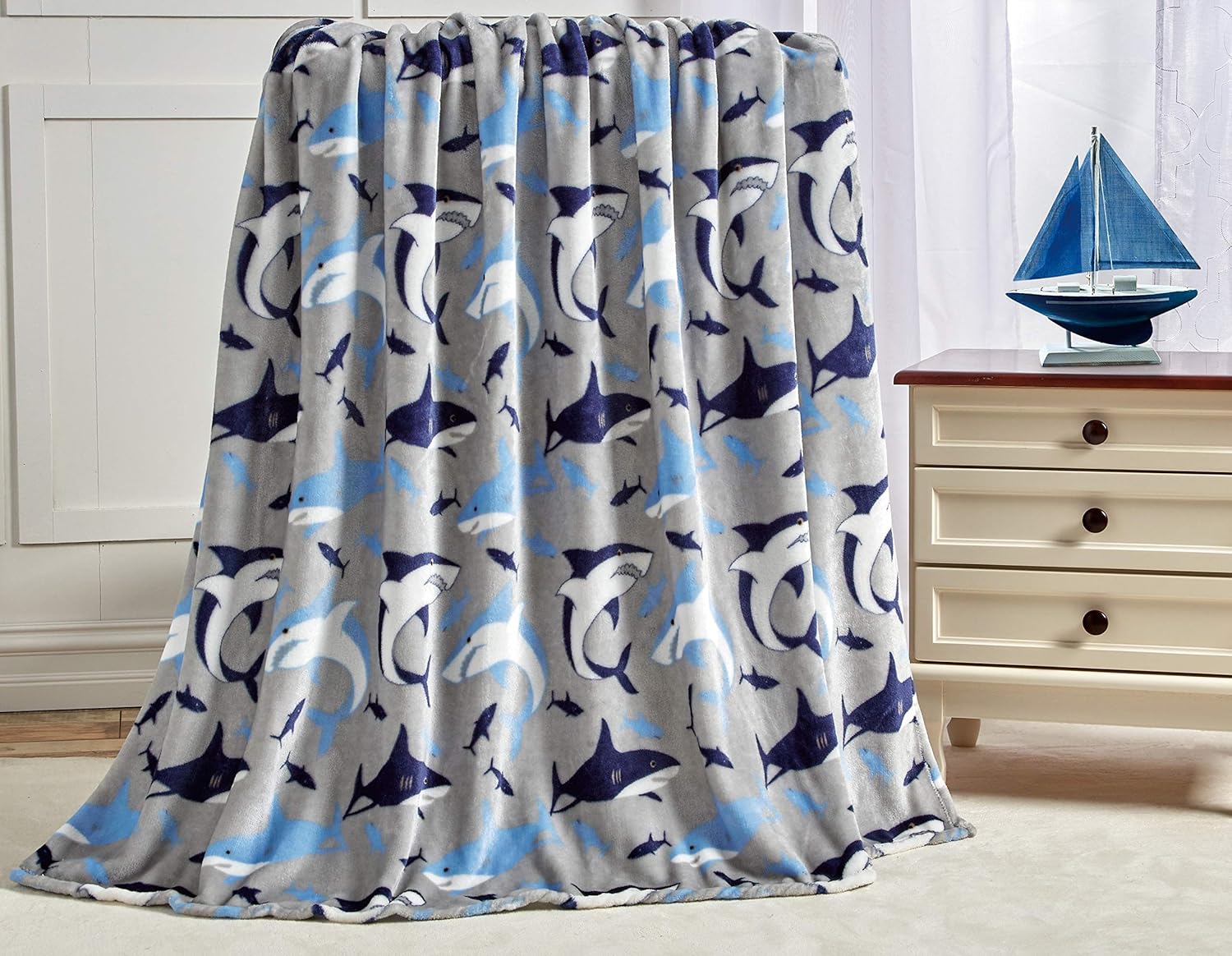 Soft Fleece Throw Blanket 50x60 – Lightweight Cozy Bed Couch Sofa Blanket for All Seasons