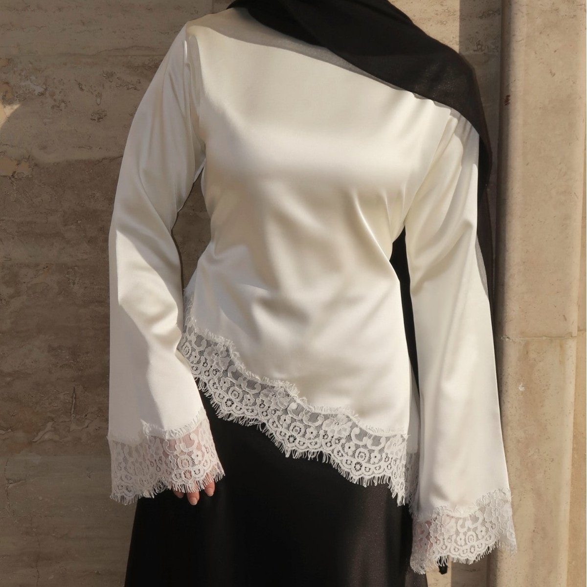 Lace Trim Contrast Panel Satin Top(MS407)