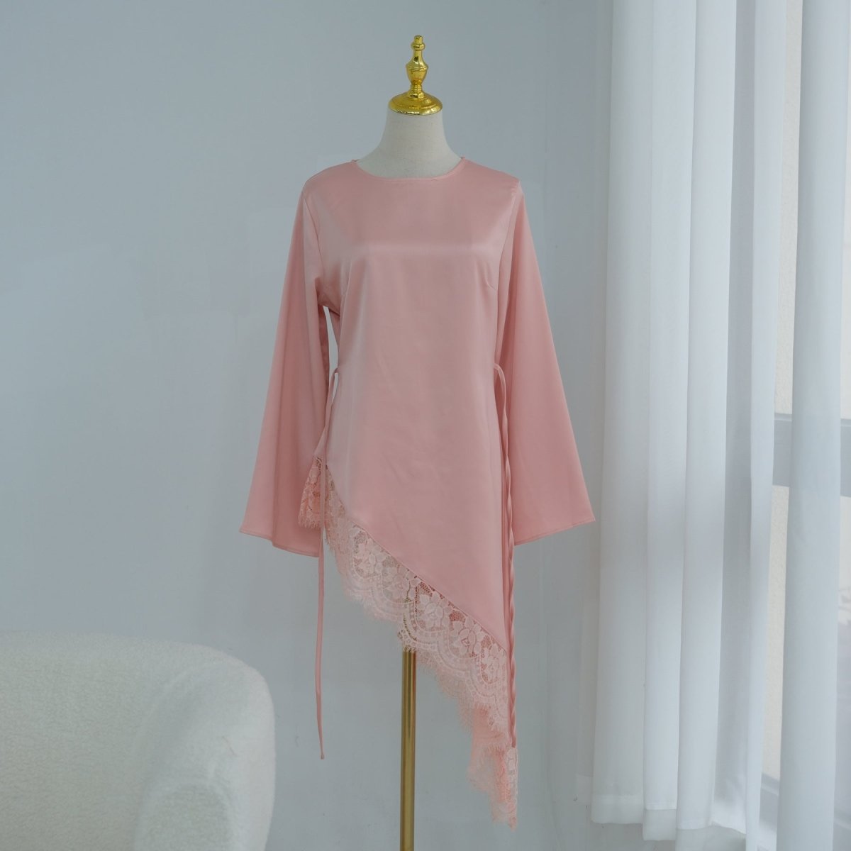 Lace Trim Contrast Panel Satin Top(MS408)