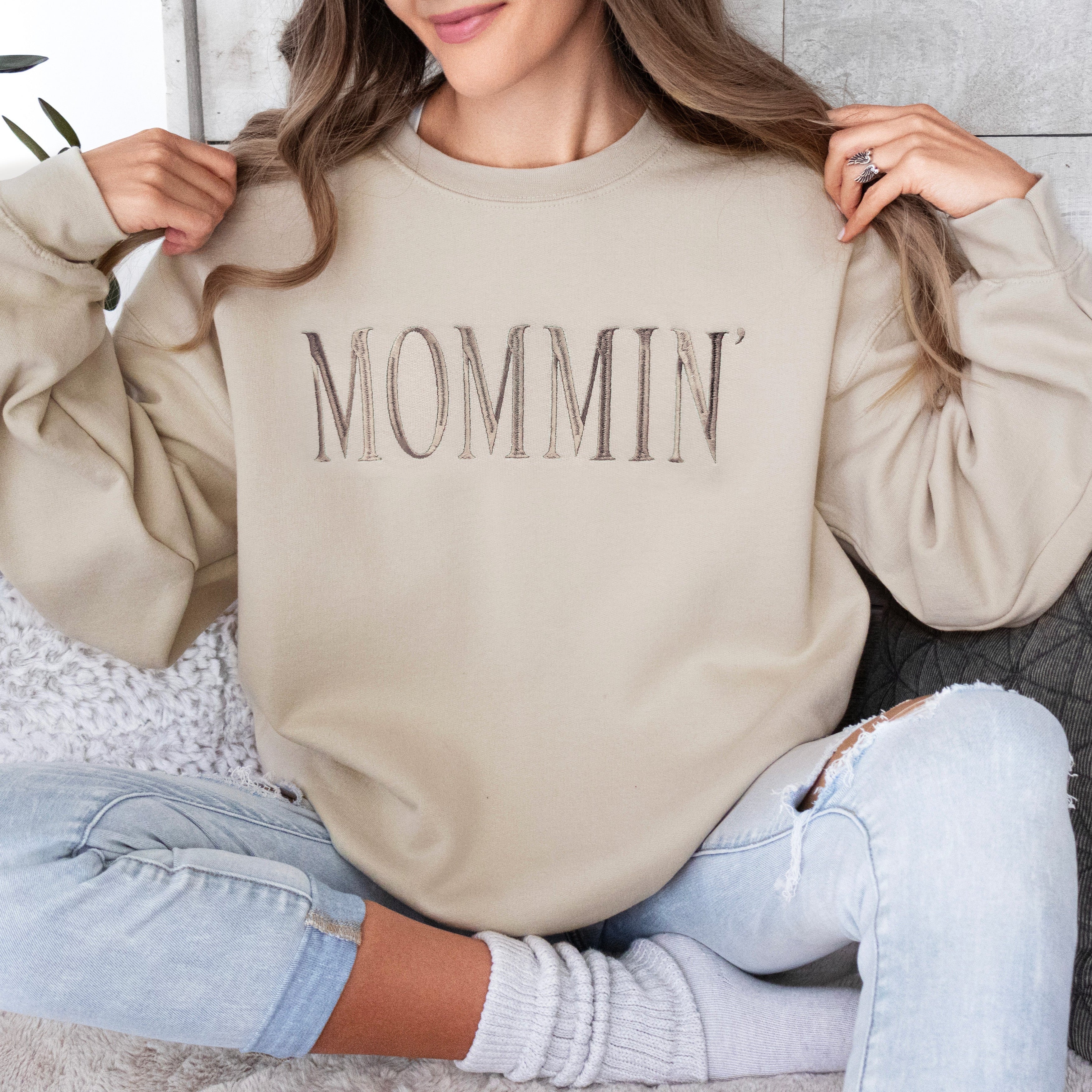 Mommin’ Sweatshirt | Embroidered Mom Crewneck