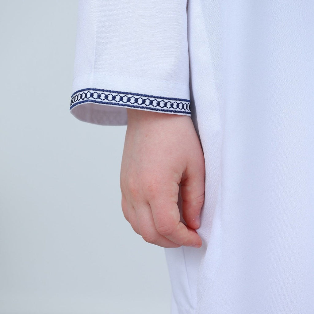 Muslim Boys Embroidered Hooded Thobe with Pockets (MKB014)
