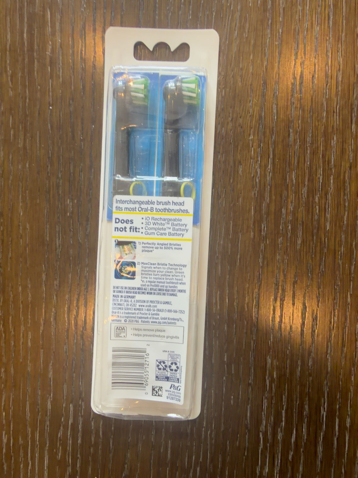 Oral-B CrossAction MaxClean Black Replacement Brush Heads, 2-Pack